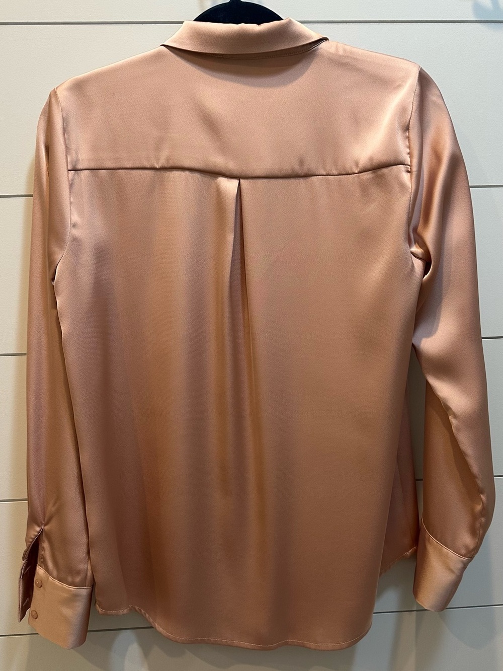 Aqua women’s Satin Button-Down Shirt in Rose Gold ..pristine condition size sm… - Picture 4 of 6